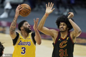 AYX SPORTS-里昂迎意甲关键赛，加时末段手感冰凉，压力陡增，高层口径保持一致(意甲最后一轮比赛战意分析)