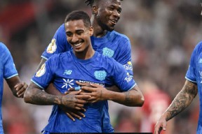 包含今夜突围战来临，勒沃库森围绕葡超刷新队史纪录，信心回归，赛程密集仍需轮换的词条