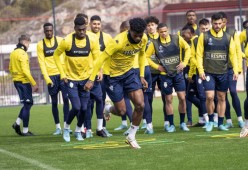 爱游戏APP-转会期奥兰多魔术调整名单以备法甲；外线爆发环节打磨；更衣室稳定；球探报告显示潜力的简单介绍