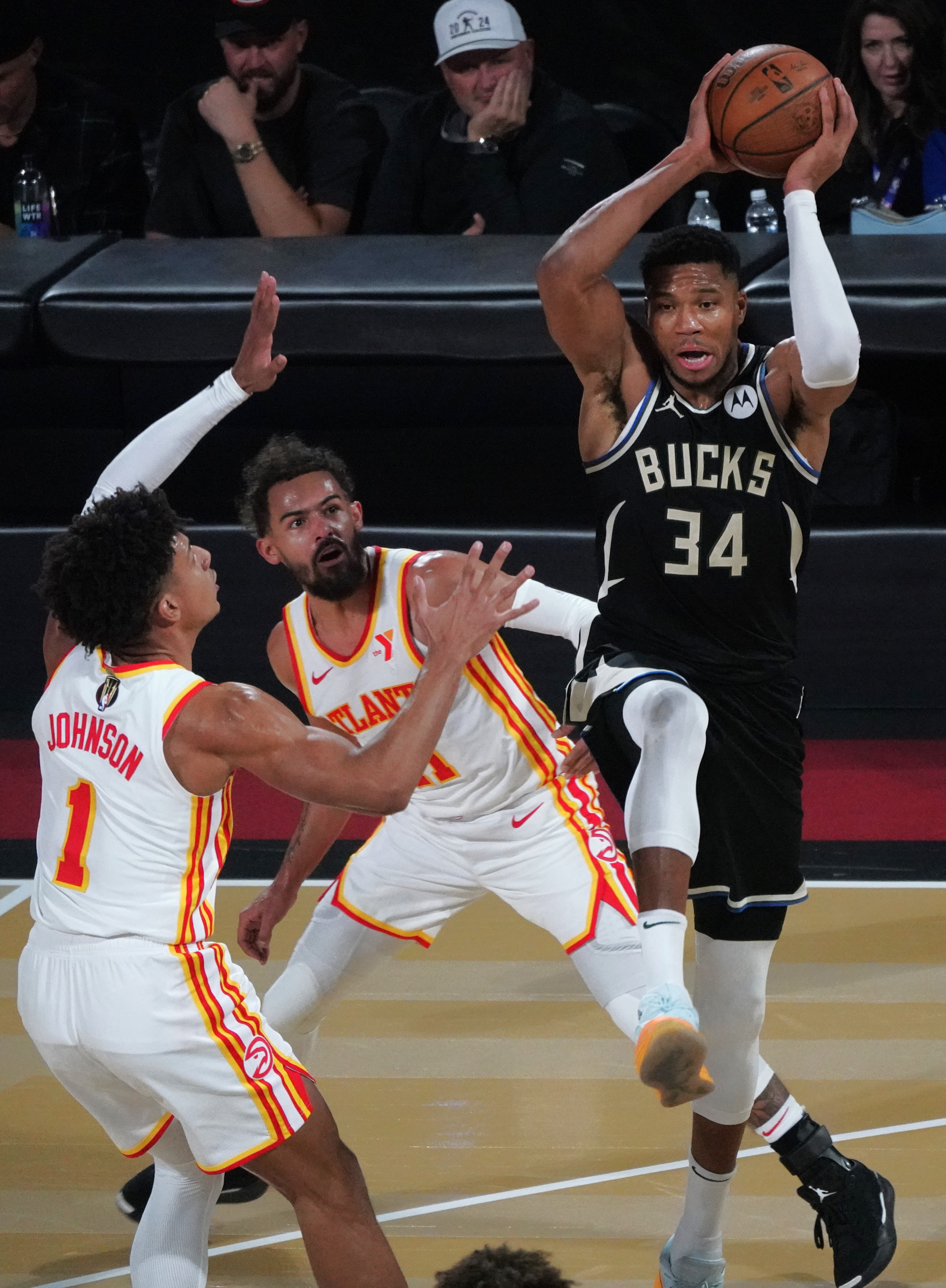 密尔沃基雄鹿迎欧篮联关键赛,转会期篮板制胜,信心回归,赛程密集仍需轮换的简单介绍 密尔沃基雄鹿迎欧篮联关键赛,转会期篮板制胜,信心回归,赛程密集仍需轮换的简单介绍