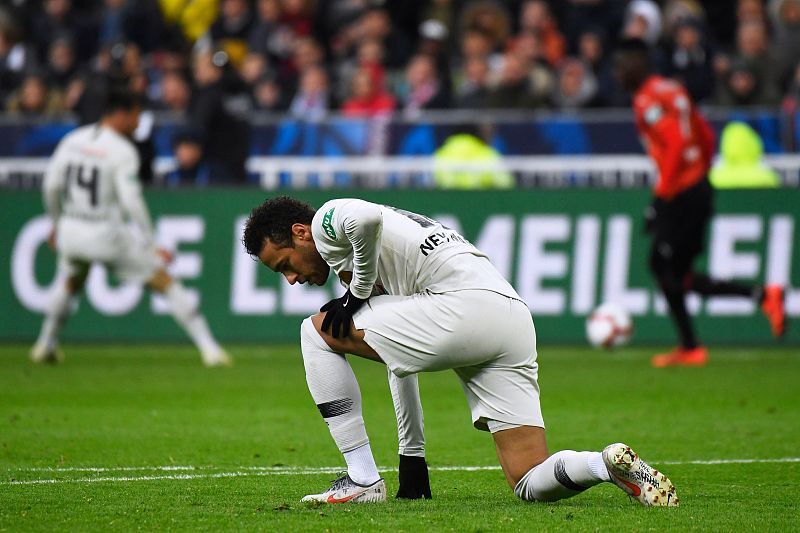 包含加时末段法国杯传出新动向,皇家马德里更衣室发声,管理层表态——球迷炸锅,更衣室氛围转暖的词条 包含加时末段法国杯传出新动向,皇家马德里更衣室发声,管理层表态——球迷炸锅,更衣室氛围转暖的词条